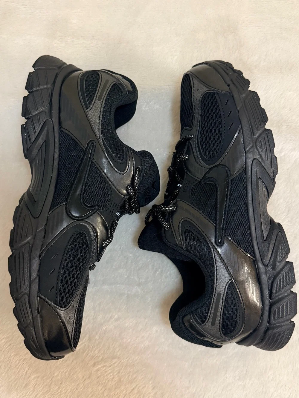 Nike V5 RNR Black Sneakers Size Big Kid 7 - #IQ9954-001